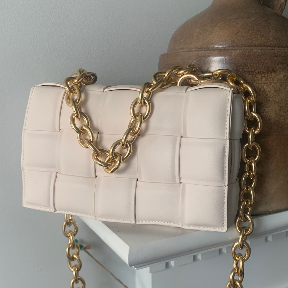 Melie Bianco Vegan Leather‎ Shoulder Bag Beige gold chain woven classic elegant